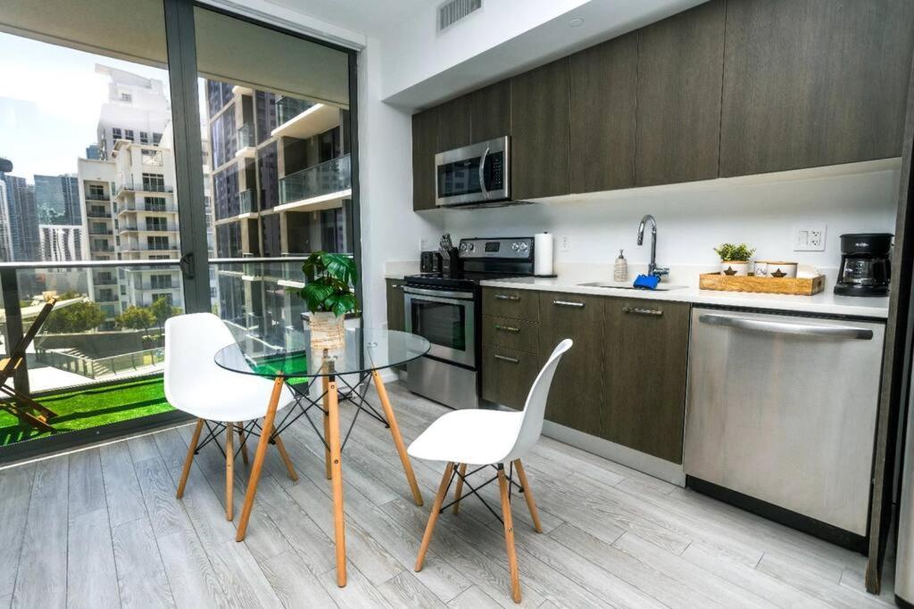 Ocean View With Balcony, Kitchen, Gym, Restaurants And Rooftop Pool Apartamento
