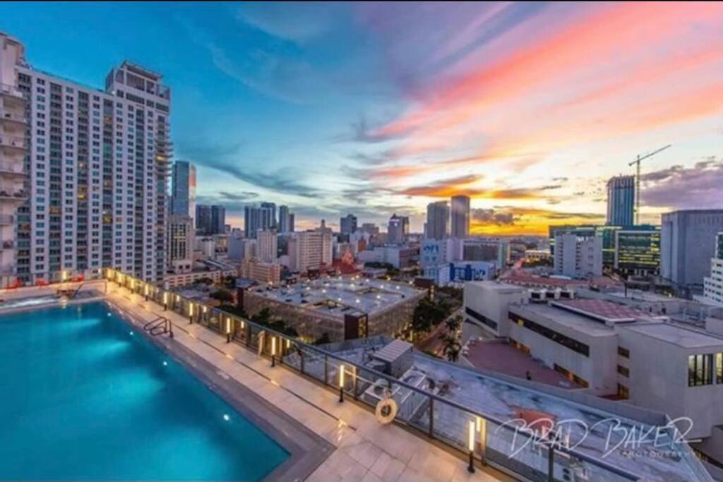 Ocean View With Balcony, Kitchen, Gym, Restaurants And Rooftop Pool Apartamento